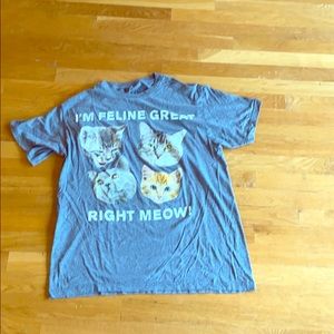 Men’s cat t shirt size large.